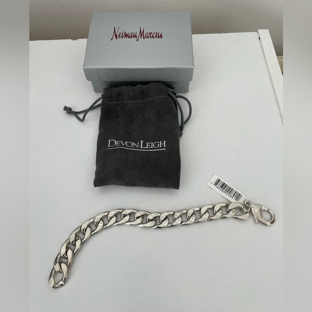 Devon Leigh silver chain link stainless steel bracelet with lobster clasp. NWT.